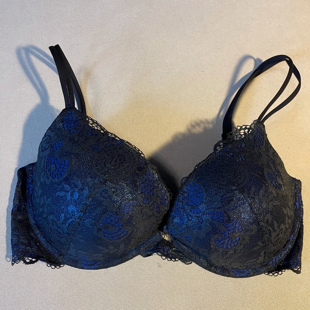 34DD Victoria’s Secret Bra